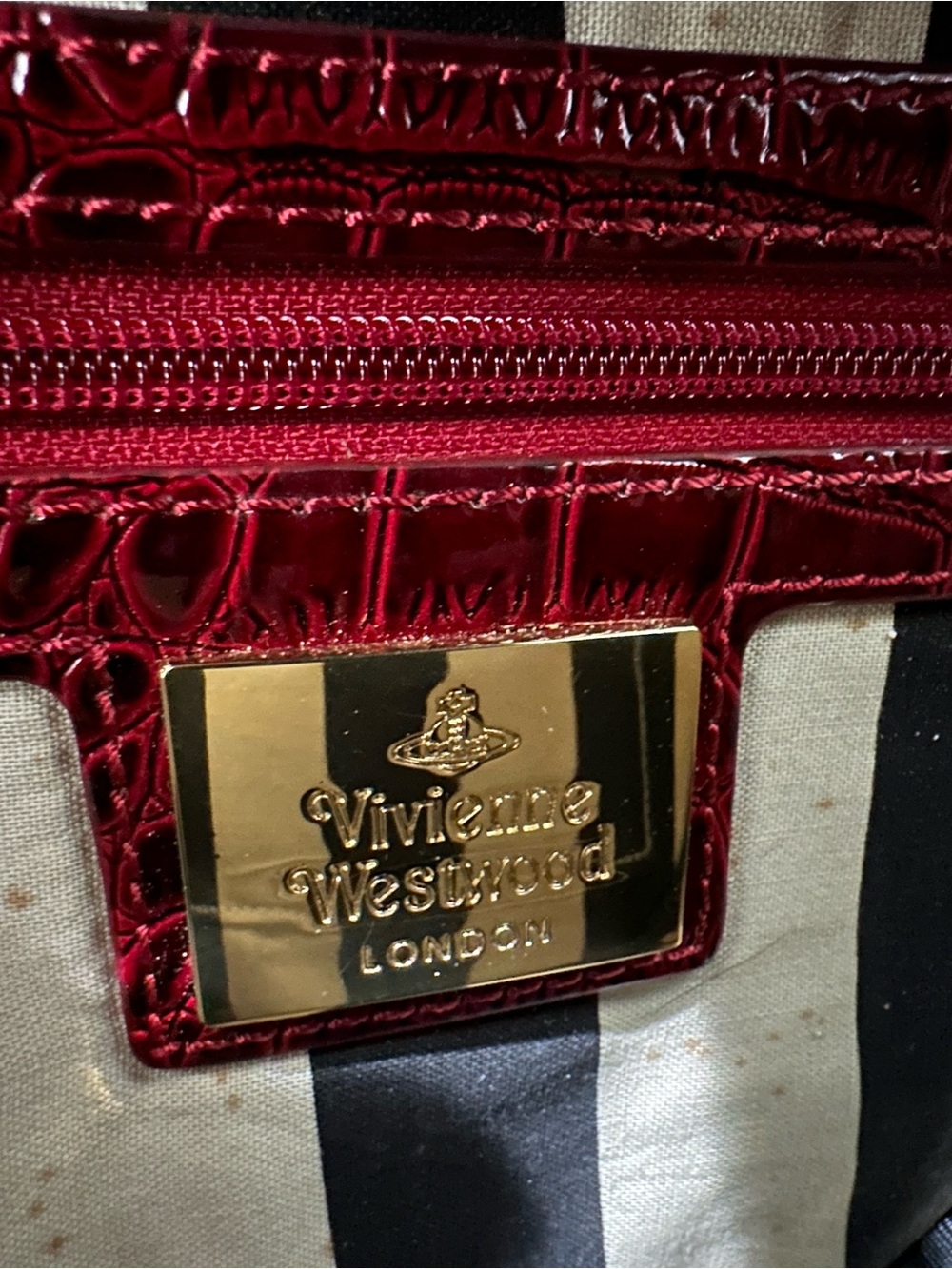 Vivienne Westwood Vintage Chancery Orb Heart Bag Red Croc Embossed Crossbody - Picture 15 of 15